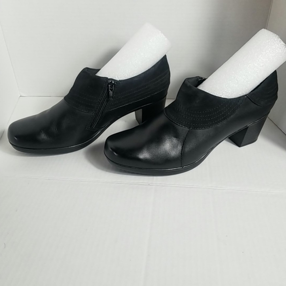 CLARKS BENDABLE BLACK HEELED DRESS SHOE WITH INNER ZIPPERS SIZE 11 - Picture 3 of 10